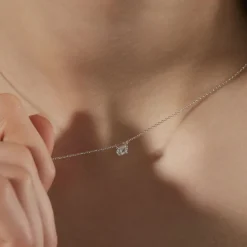 Clearance Histoire d'Or Collier Collection Aphrodite Or Blanc Diamant Synthetique