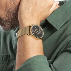 Best HUGO BOSS Montre Boss Skymaster Noir cadran doré fond noir bracelet acier doré