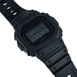 Outlet CASIO G-SHOCK Montre Black & White Noir cadran noir fond noir bracelet résine noire