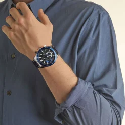 Outlet CASIO EDIFICE Montre Casio Noir cadran argenté fond noir bracelet acier argenté