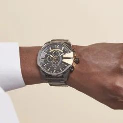 DIESEL Montre Mega Chief Noir cadran noir fond noir bracelet acier noir