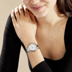 FESTINA Montre Solar Energy Nacre Blanche cadran argenté fond nacre blanche bracelet acier argenté