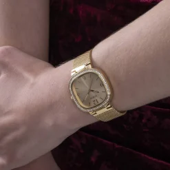 New GUESS Montre Tapestry Doré cadran doré fond doré bracelet acier doré