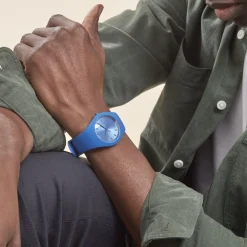 Clearance ICE WATCH Montre Colour Bleu cadran argenté fond bleu bracelet silicone bleu